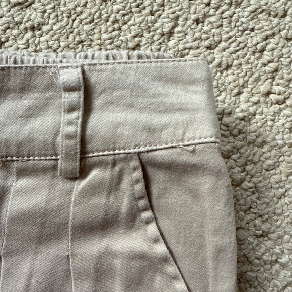 Cream capris - Picture 3 of 3